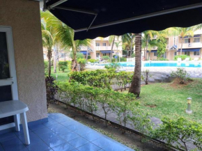 2 bedrooms appartement at Flic en Flac 500 m away from the beach with shared pool enclosed garden and wifi